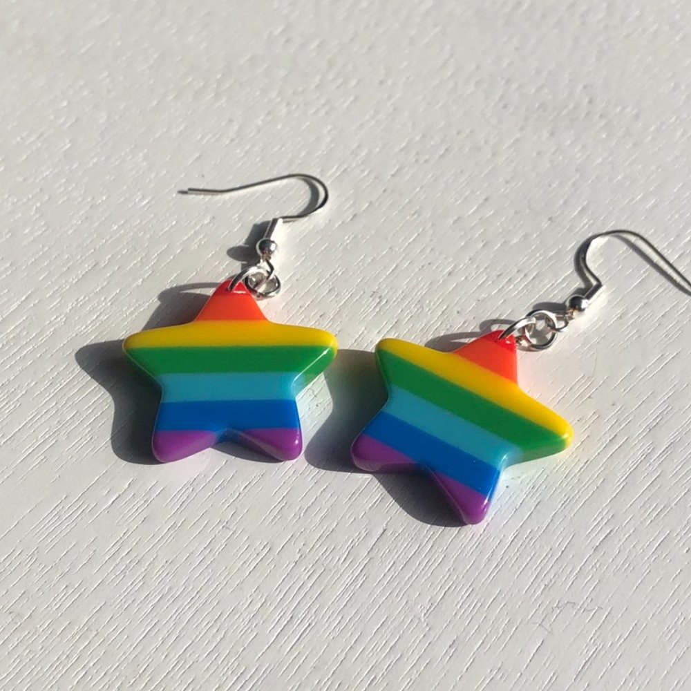 Rainbow Earrings 🌈 - Picture 3 of 4